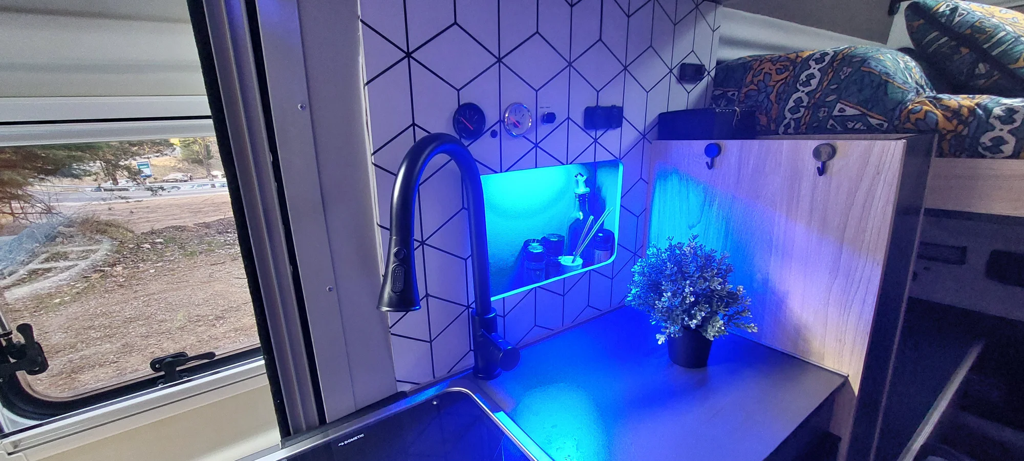 Camper F. Ducado con muchisimos extras en cabina y vivienda