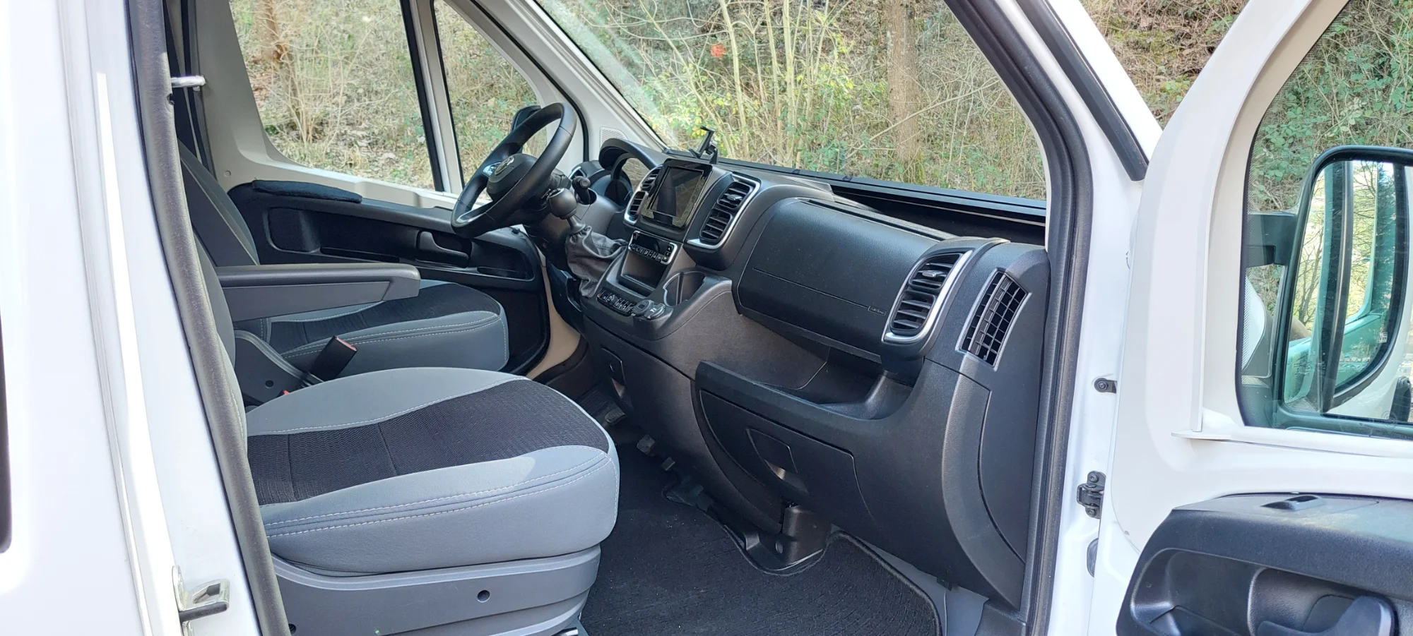 Camper F. Ducado con muchisimos extras en cabina y vivienda