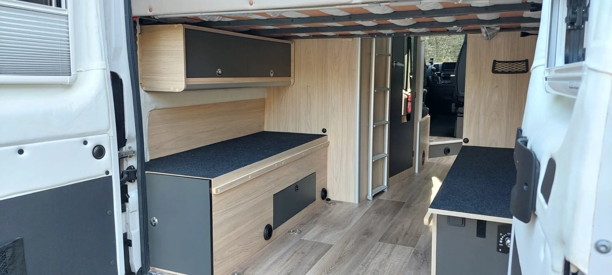 Camper F. Ducado con muchisimos extras en cabina y vivienda
