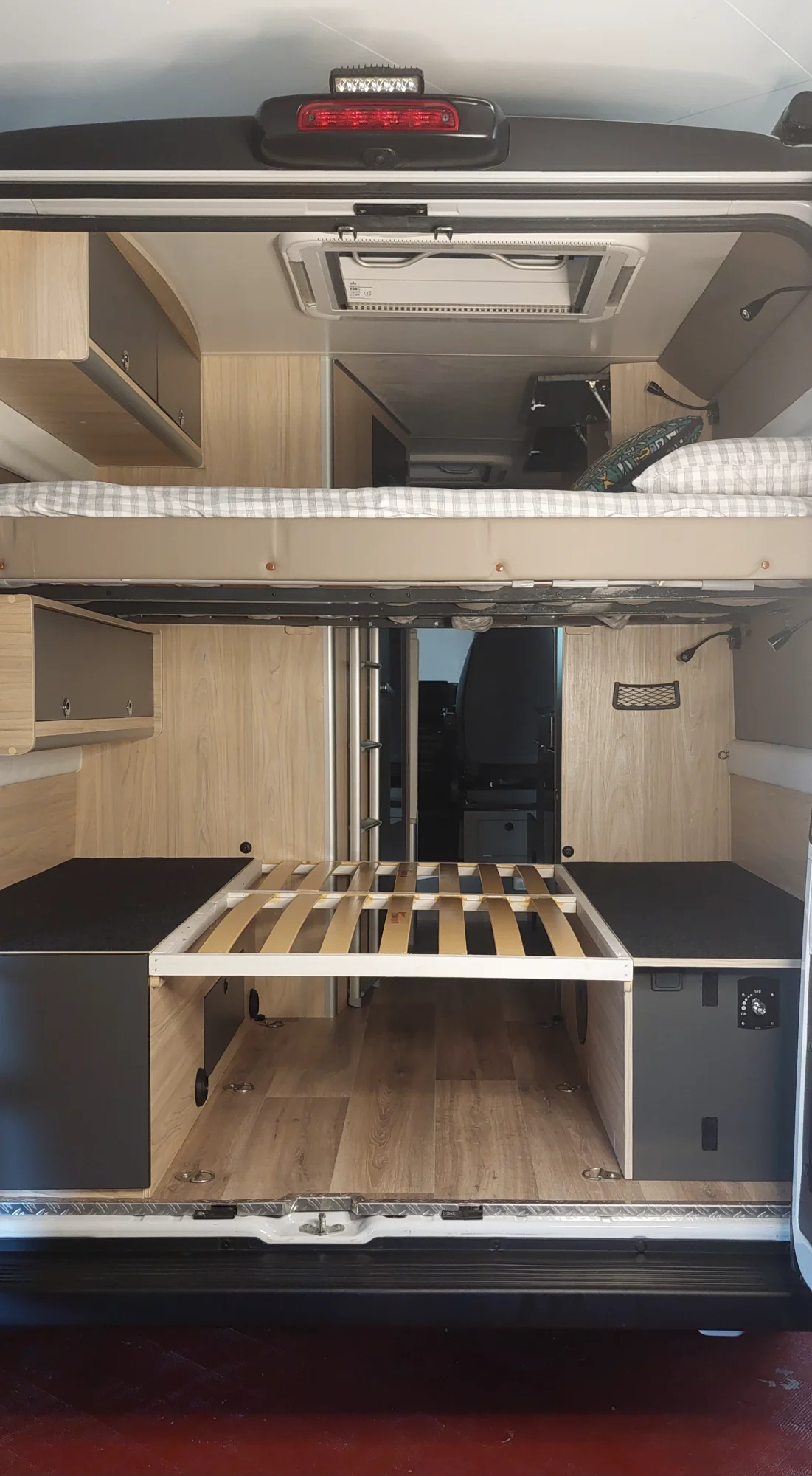 Camper F. Ducado con muchisimos extras en cabina y vivienda