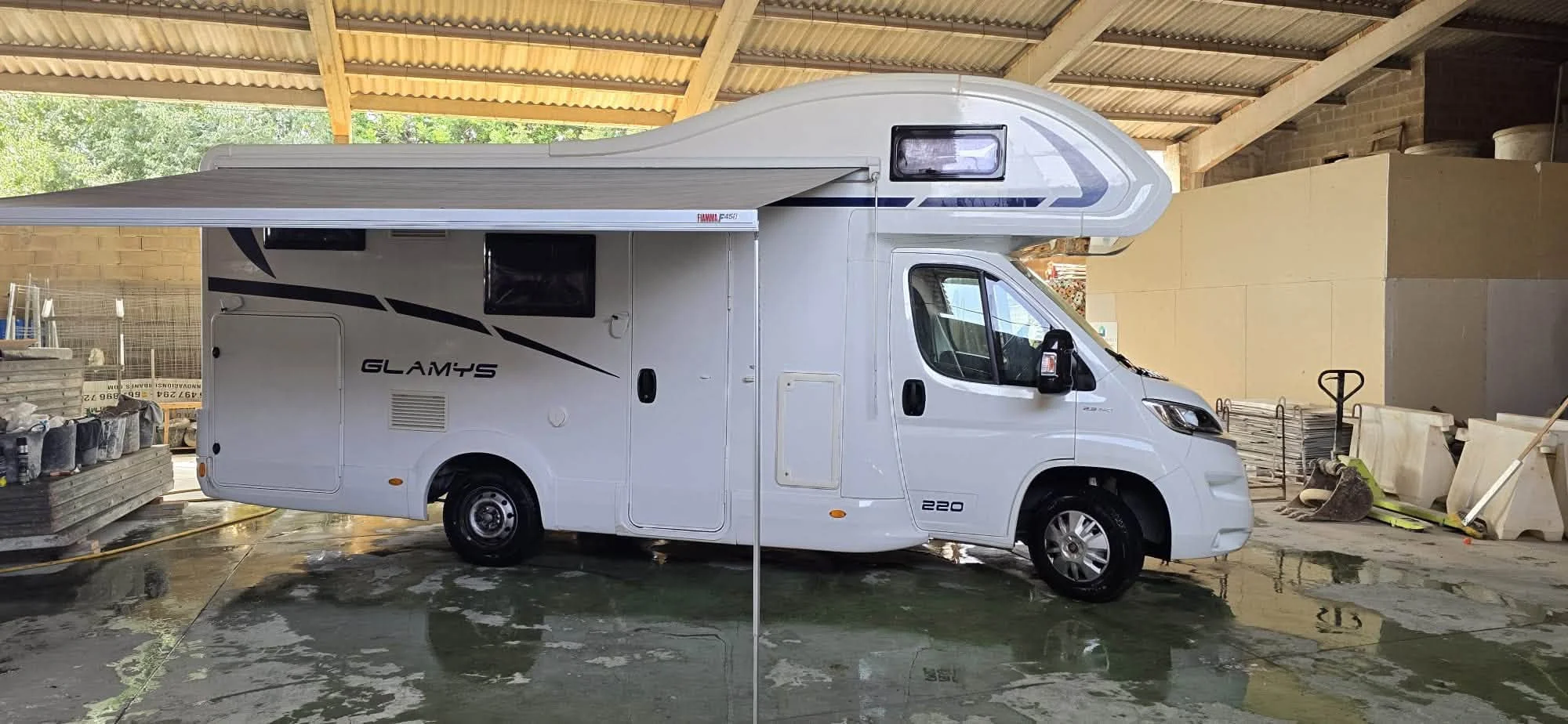 autocaravana Mclouis glamys 220 6 plazas año 2020