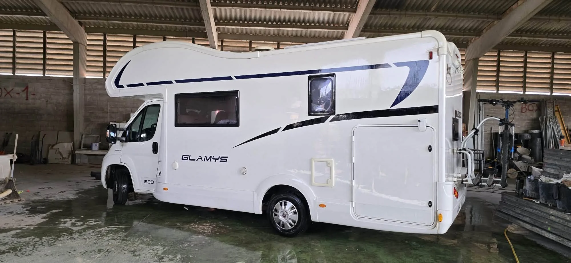 autocaravana Mclouis glamys 220 6 plazas año 2020