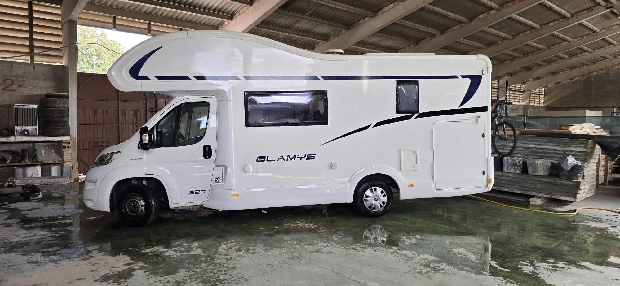 autocaravana Mclouis glamys 220 6 plazas año 2020