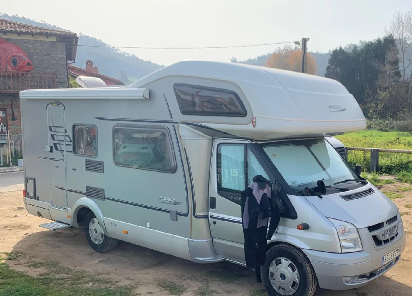Hymer Camp 682 CL 110 CV – amplia, muy cuidada y equipada
