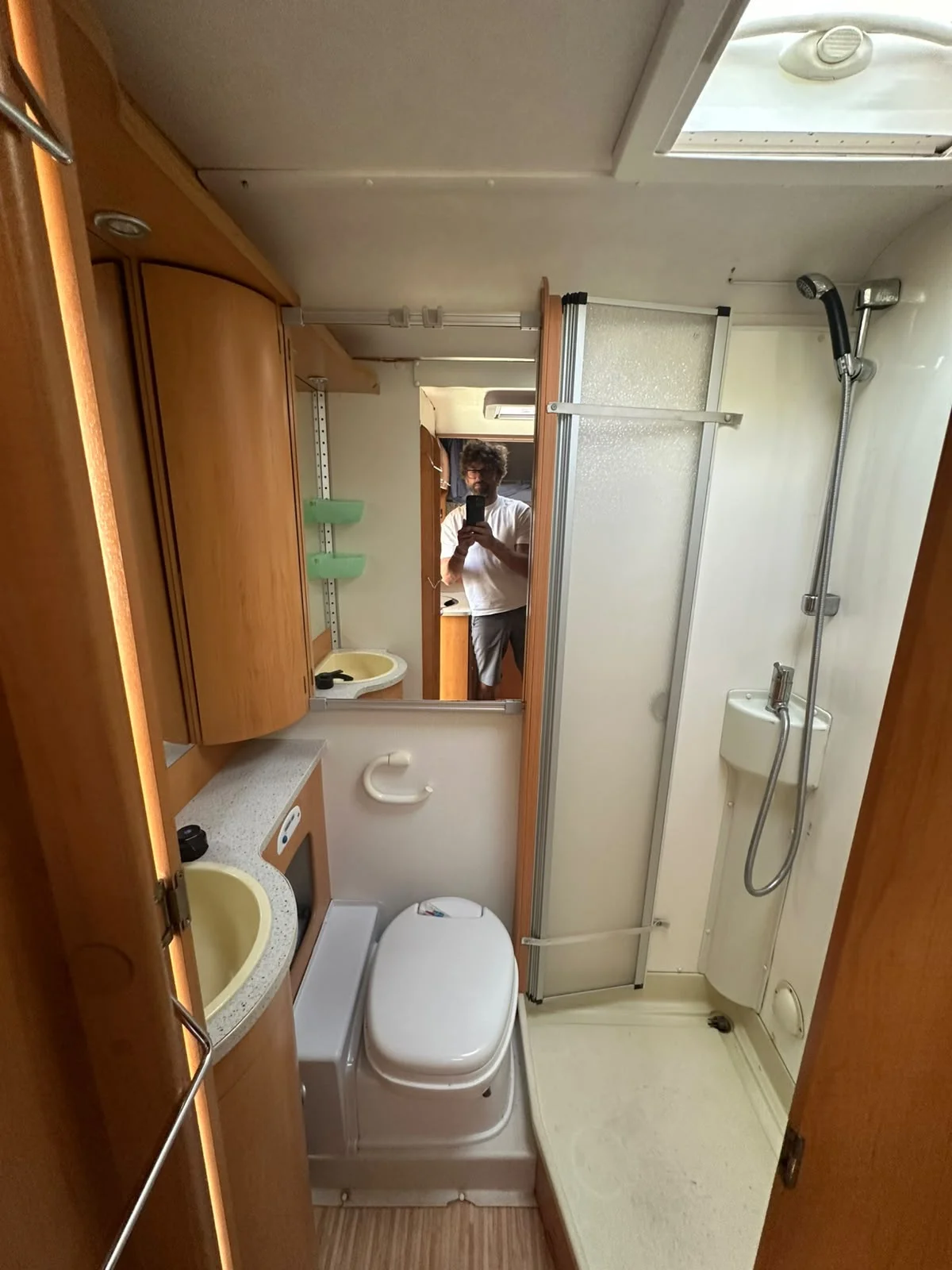 Hymer Camp 682 CL 110 CV – amplia, muy cuidada y equipada