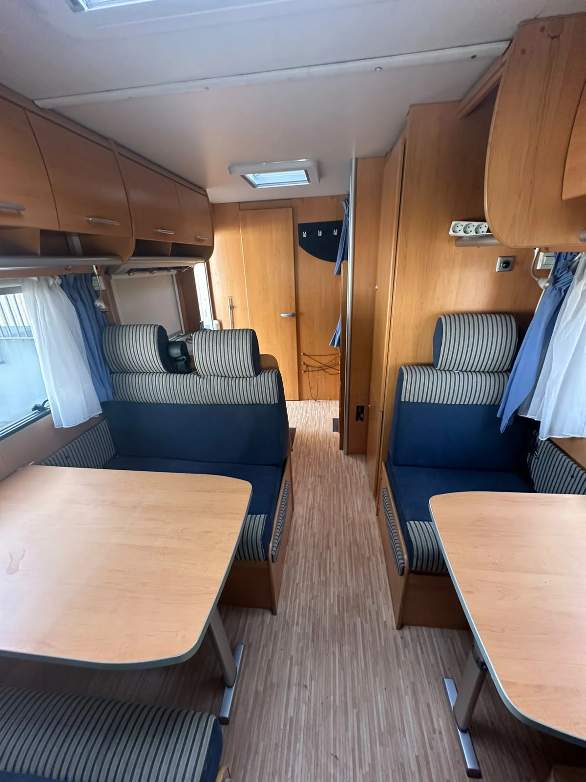 Hymer Camp 682 CL 110 CV – amplia, muy cuidada y equipada