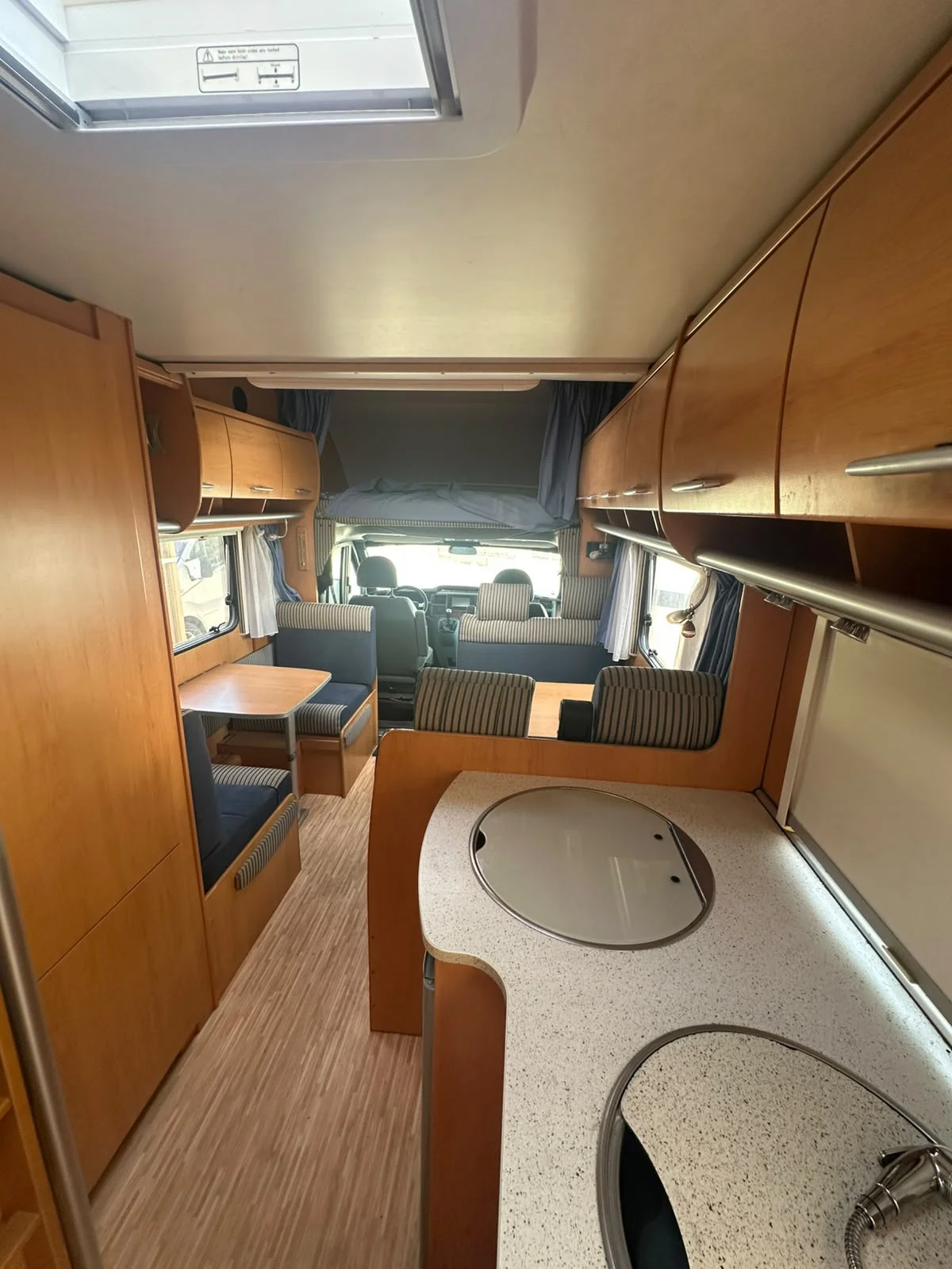 Hymer Camp 682 CL 110 CV – amplia, muy cuidada y equipada