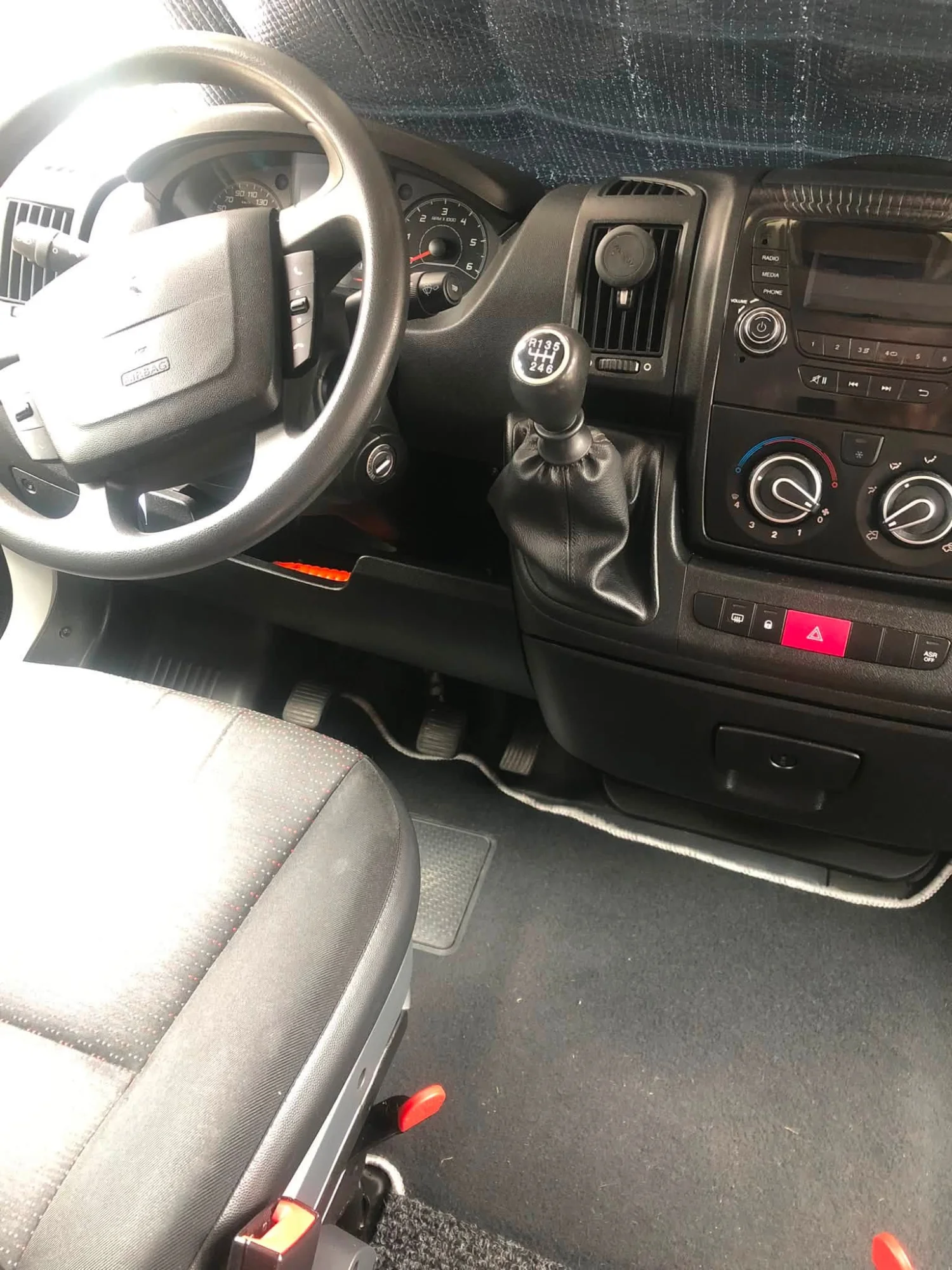 Peugeot boxer L2H2 camper homologada furgón vivienda