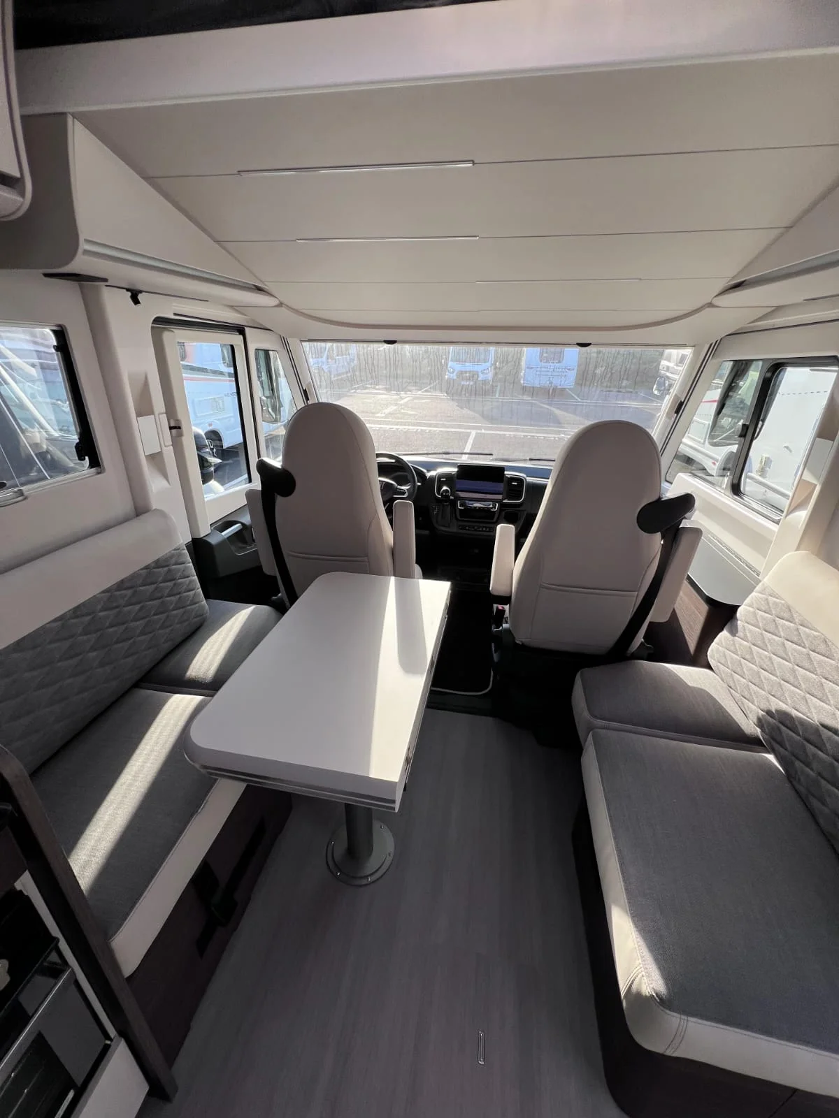 ADRIA SONIC SUPREME 700 DC
