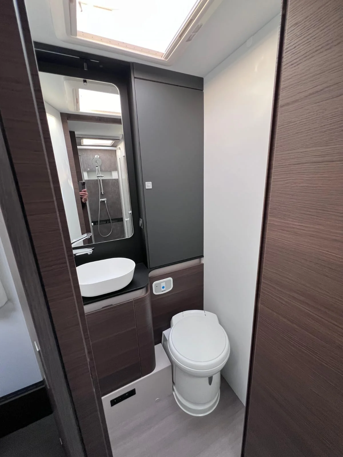 ADRIA SONIC SUPREME 700 DC