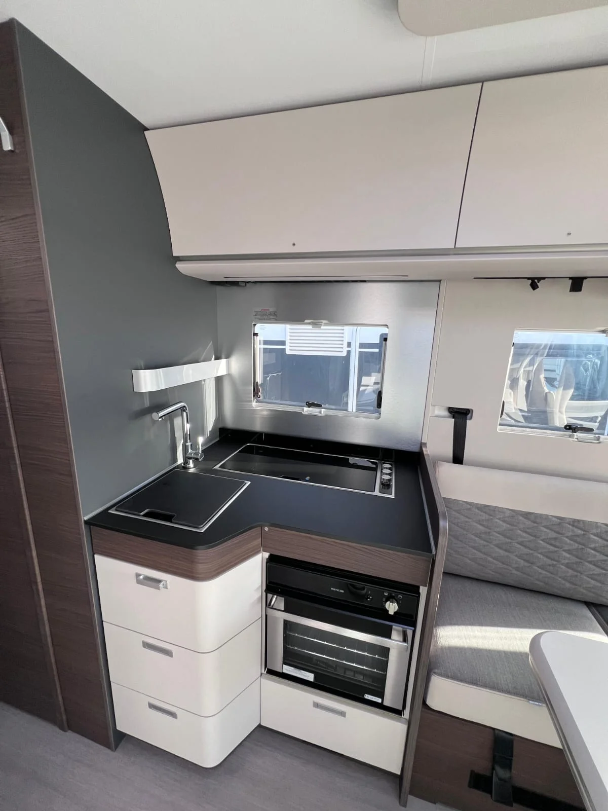ADRIA SONIC SUPREME 700 DC
