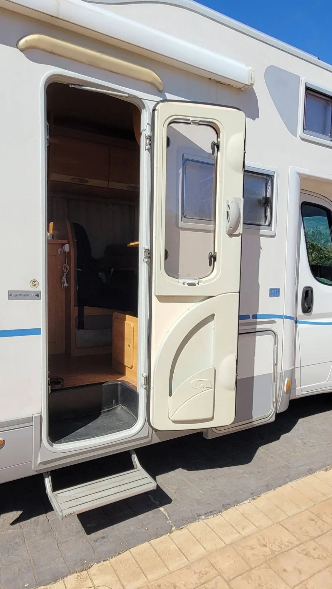 Adria fiat ducato autocaravana 4 plazas con garaje para moto