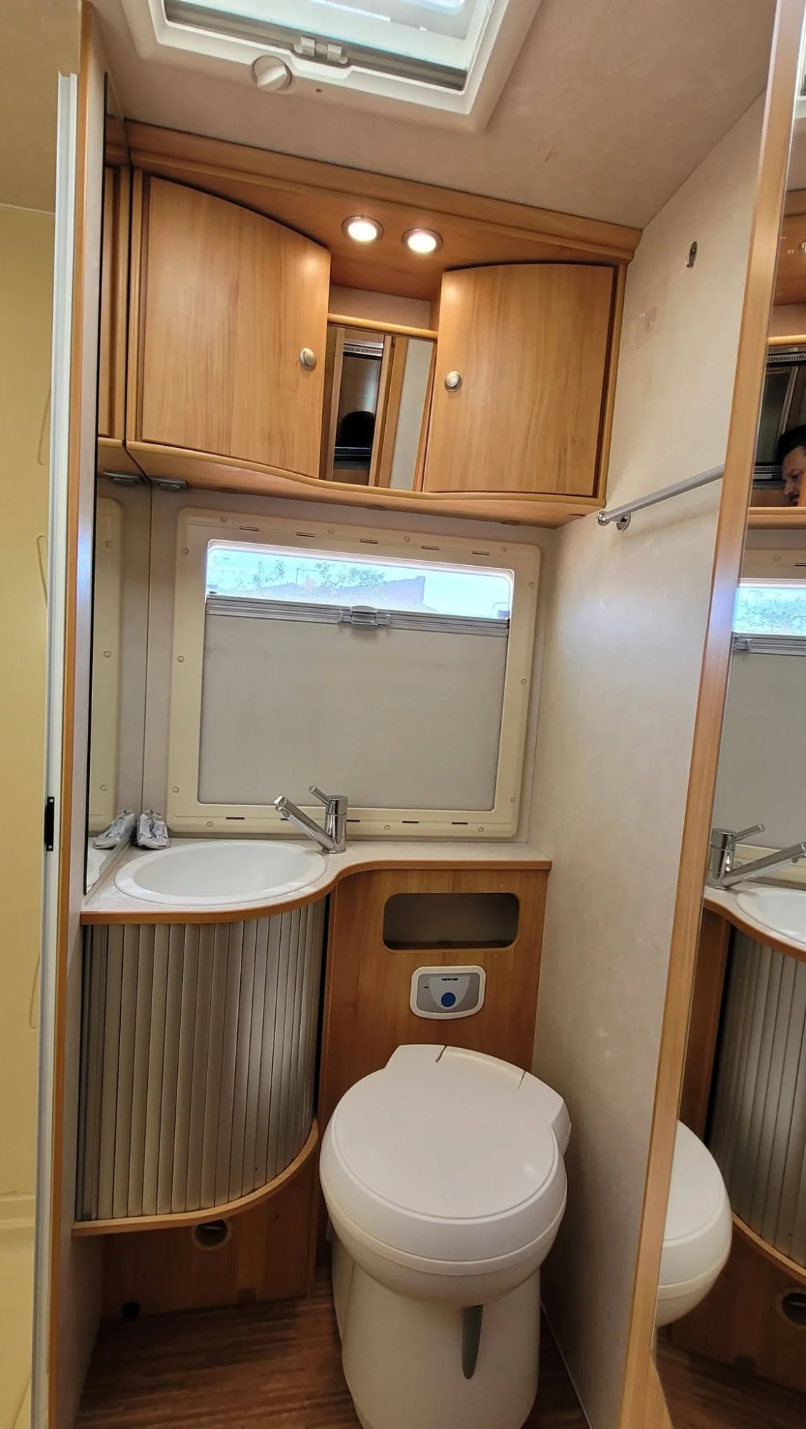 Adria fiat ducato autocaravana 4 plazas con garaje para moto