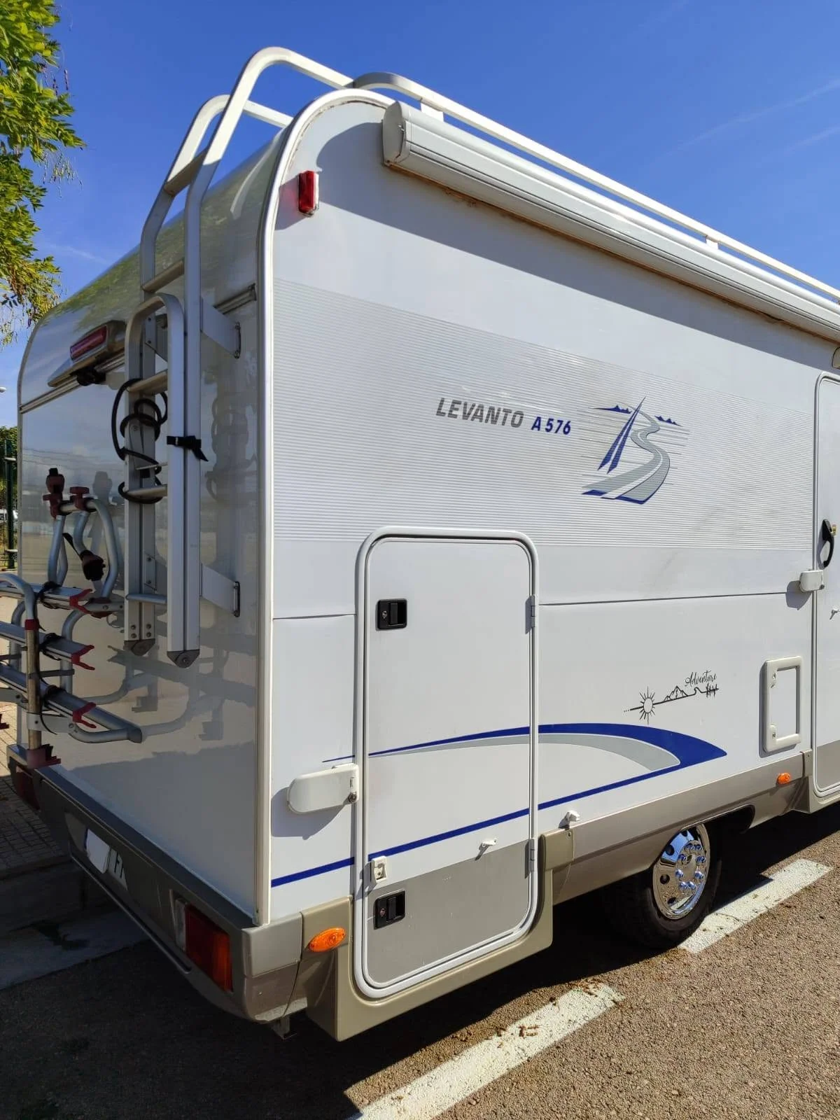 autocaravana capuchina bürstner 2006 6 plazas dormir