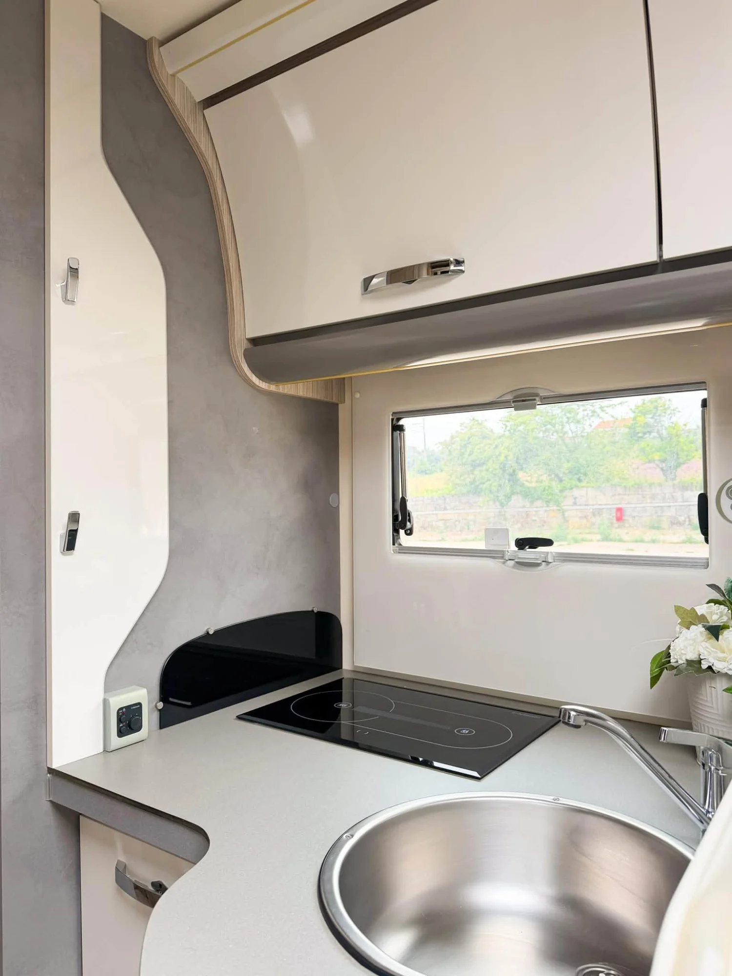 Elnagh magnum 530 autocaravana autónoma 5 plazas totalmente equipada