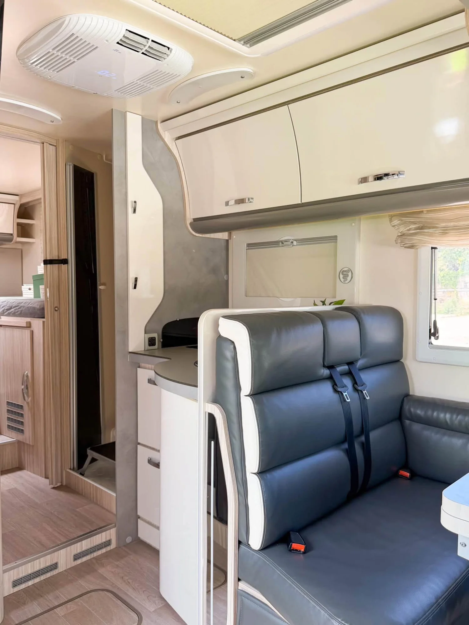 Elnagh magnum 530 autocaravana autónoma 5 plazas totalmente equipada