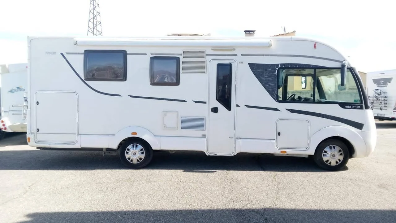 Autocaravana itineo 7.40m 130cv 4 plazas con solar