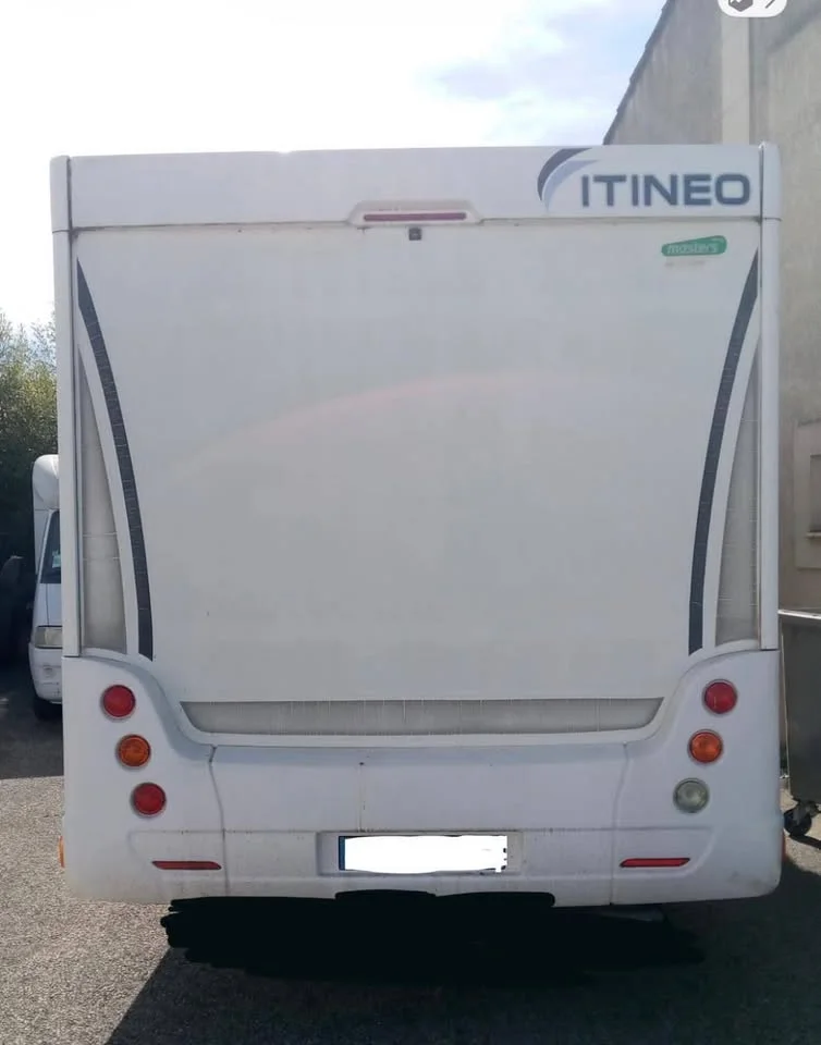 Autocaravana itineo 7.40m 130cv 4 plazas con solar