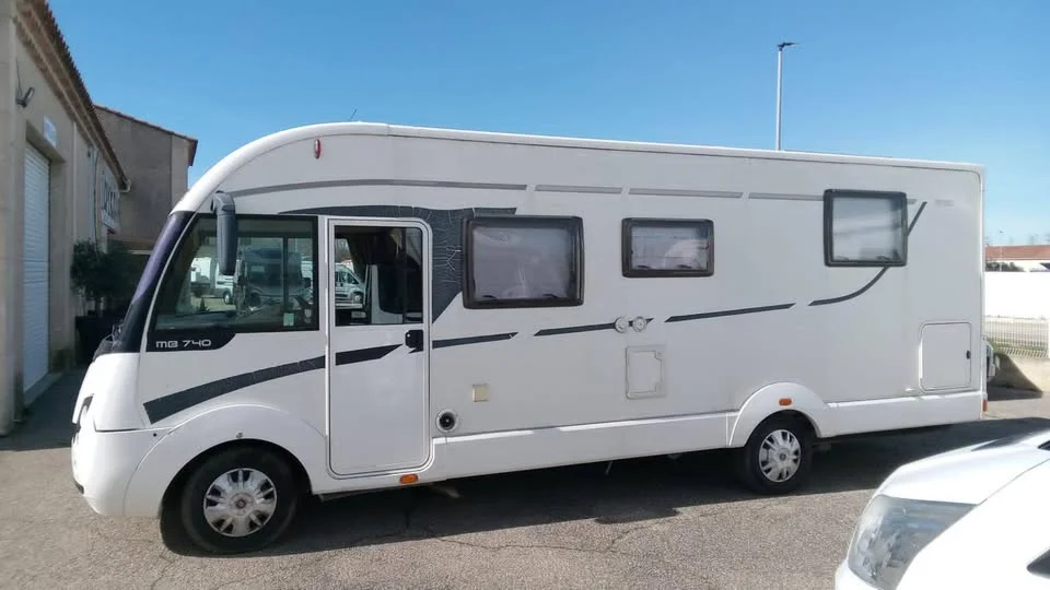 Autocaravana itineo 7.40m 130cv 4 plazas con solar